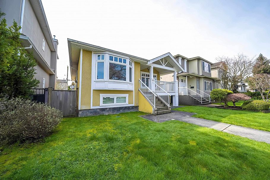 2862 W 22nd Avenue Vancouver, BC - 1