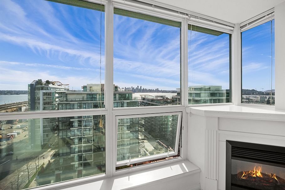 1404 188 E Esplanade North Vancouver, BC - 8