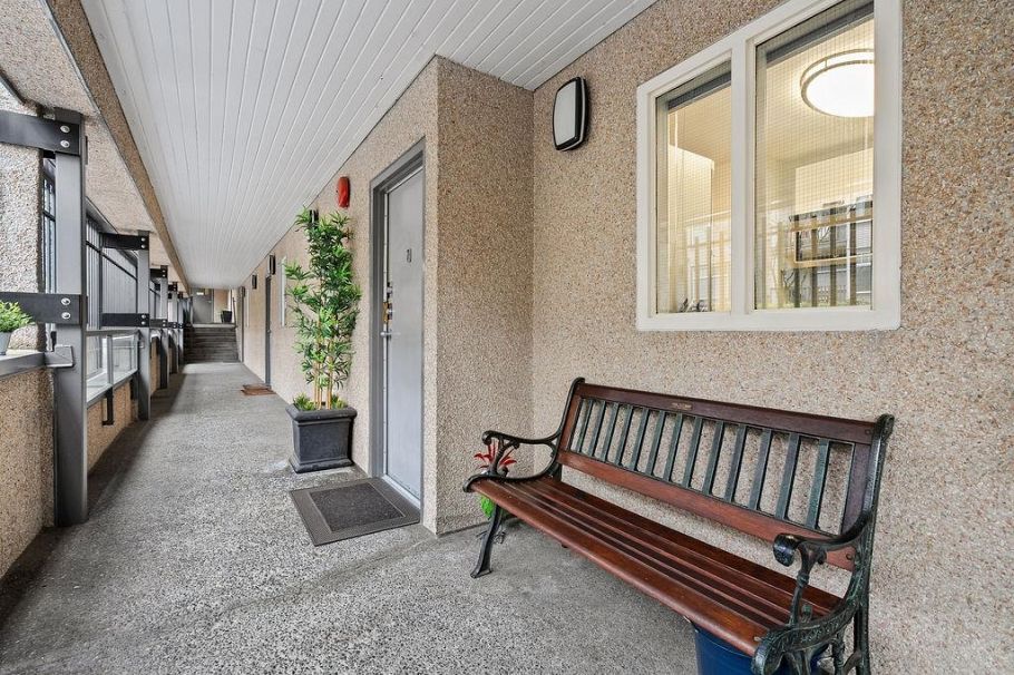 205 1050 Broughton Street Vancouver, BC - 23