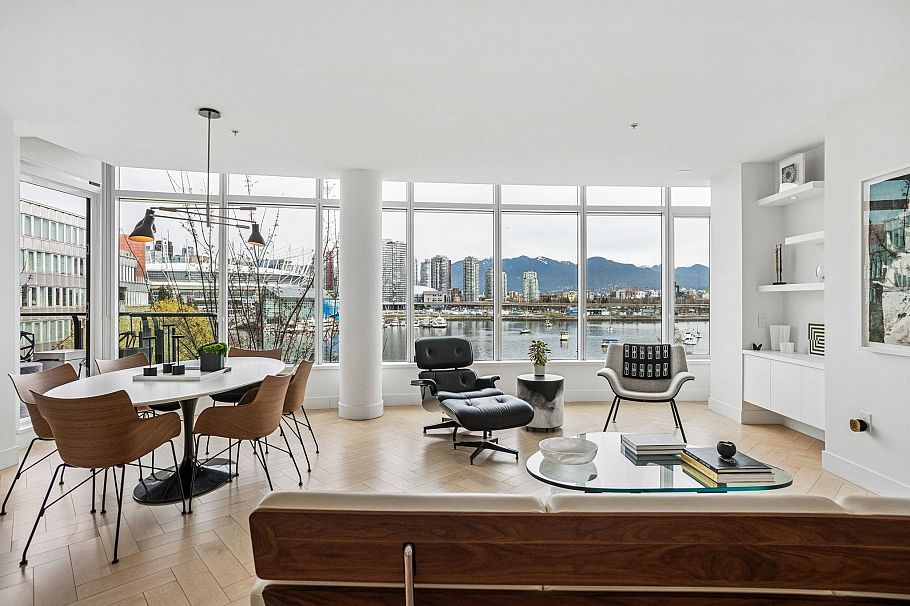 501 138 Athletes Way Vancouver, BC - 1