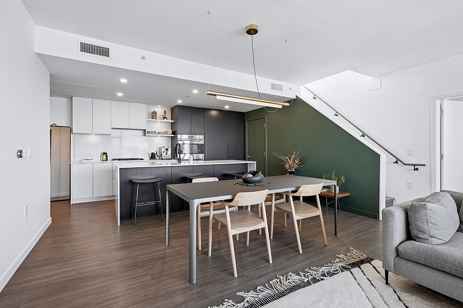 802 210 E 5th Avenue Vancouver, BC - 4