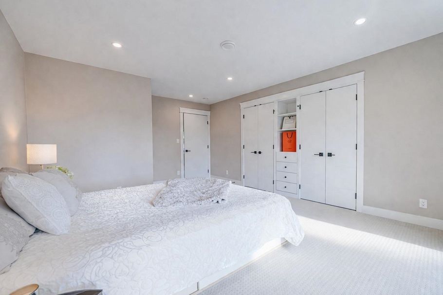 839 W 20th Street North Vancouver, BC - 35