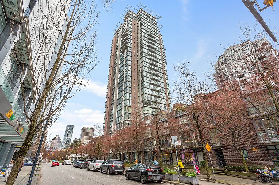 3005 1068 Hornby Street Vancouver, BC - 1