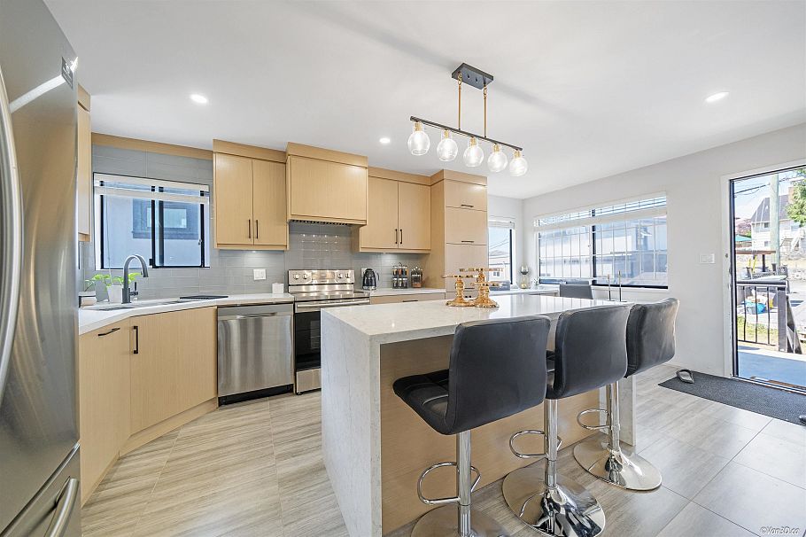 2131 Fraserview Drive Vancouver, BC - 6