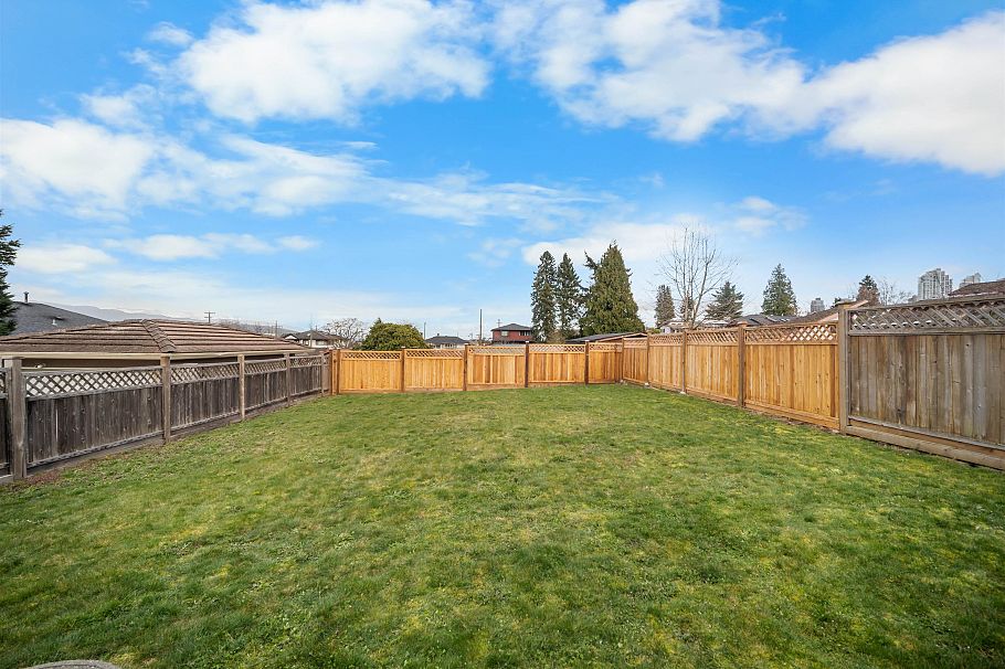 4986 Inman Avenue Burnaby, BC - 21