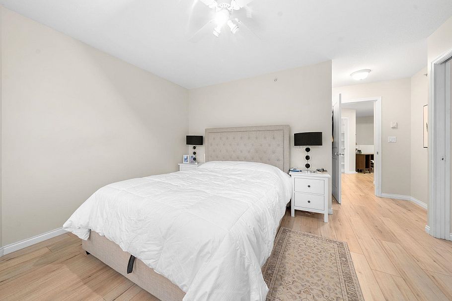 1263 W 16th Street North Vancouver, BC - 32