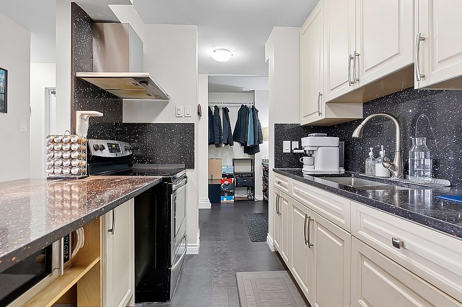 1808 2016 Fullerton Avenue North Vancouver, BC - 10