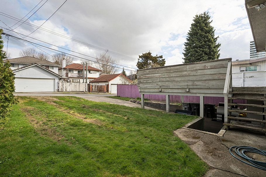 585 W 65th Avenue Vancouver, BC - 24