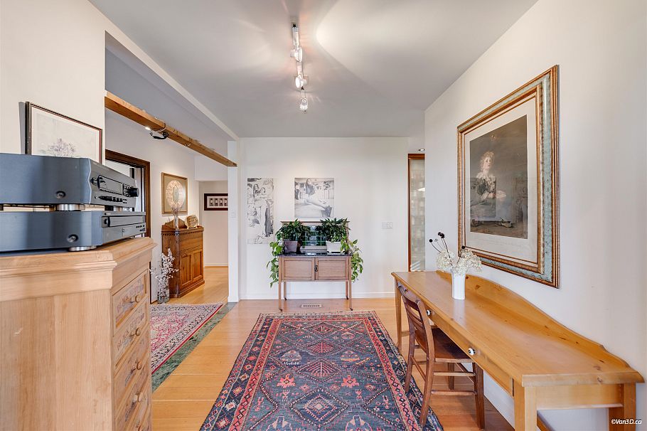 670 Montroyal Boulevard North Vancouver, BC - 14