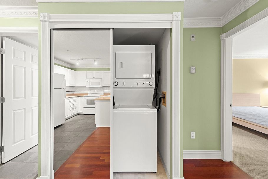 104 2815 Yew Street Vancouver, BC - 16