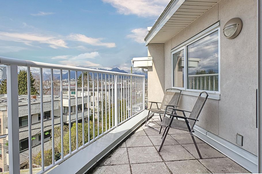 302 2215 Mcgill Street Vancouver, BC - 2