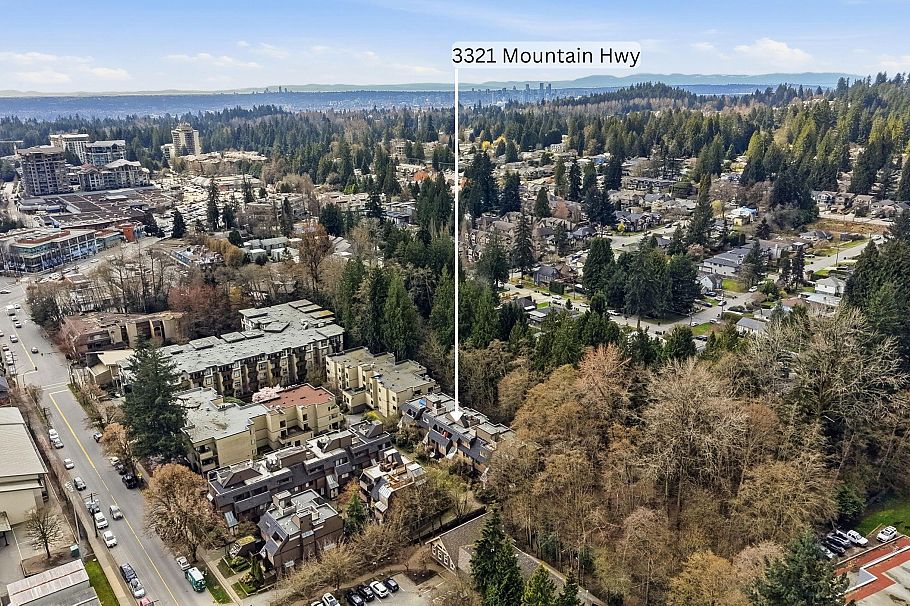 3321 Mountain Highway North Vancouver, BC - 32