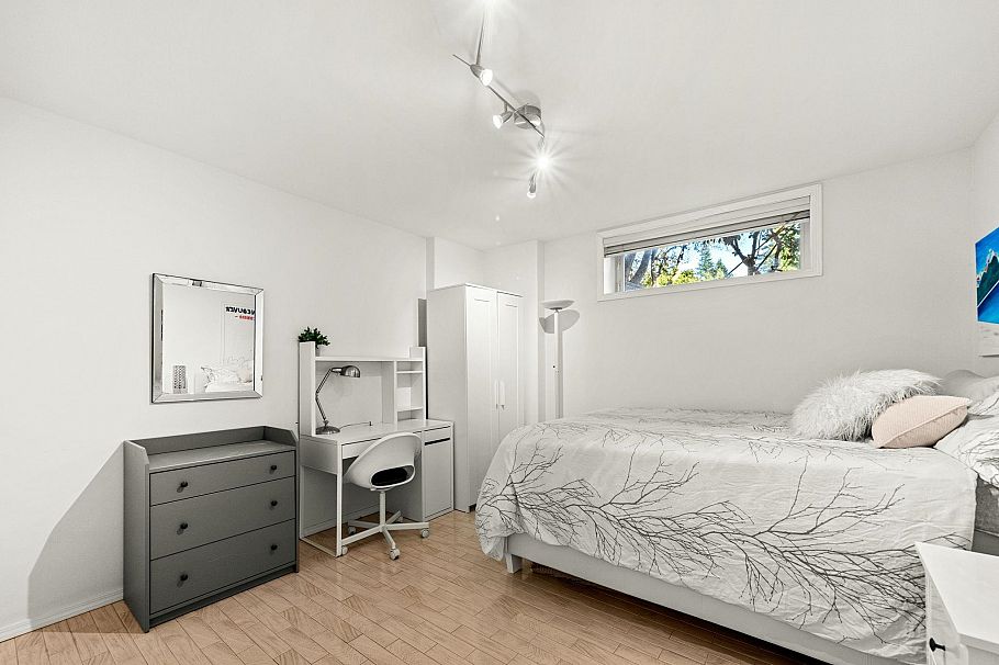 1725 Orkney Place North Vancouver, BC - 28