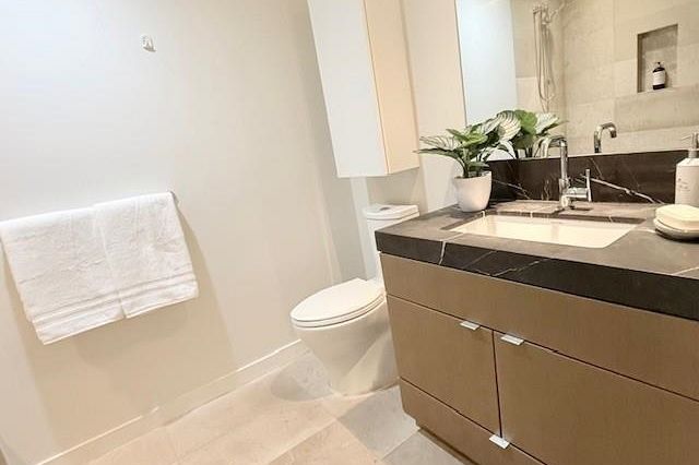 1401 112 E 13th Street North Vancouver, BC - 9