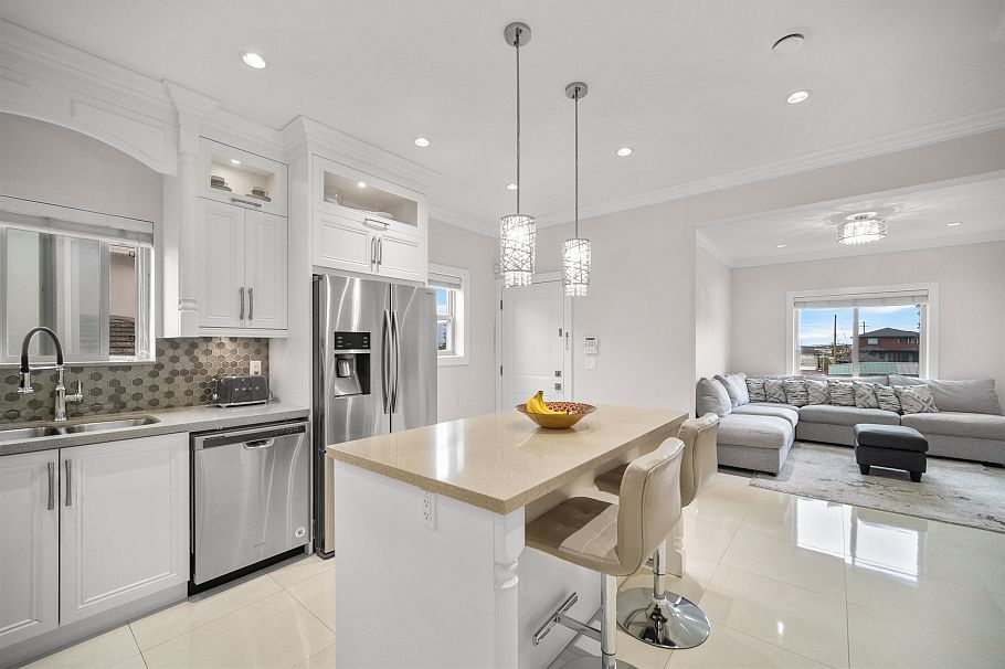 4986 Inman Avenue Burnaby, BC - 3