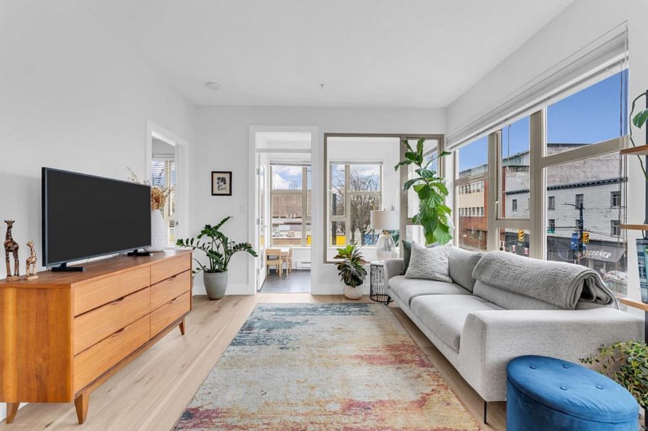 304 205 E 10th Avenue Vancouver, BC - 1