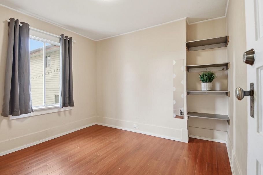 2437 E 22nd Avenue Vancouver, BC - 6