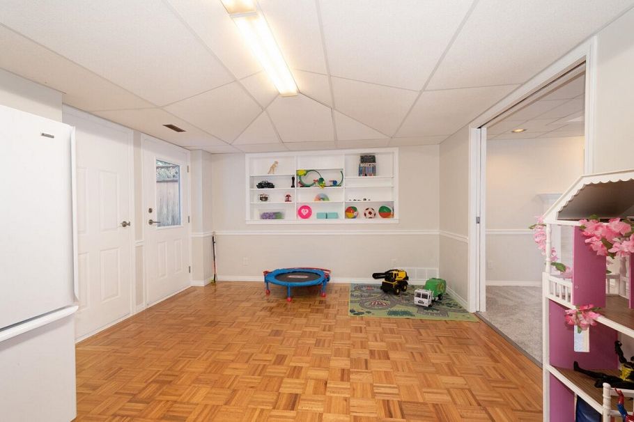 1716 Cascade Court North Vancouver, BC - 28