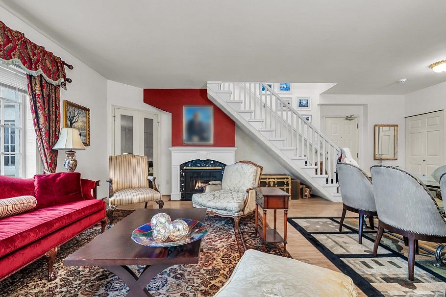 302 1311 Beach Avenue Vancouver, BC - 4