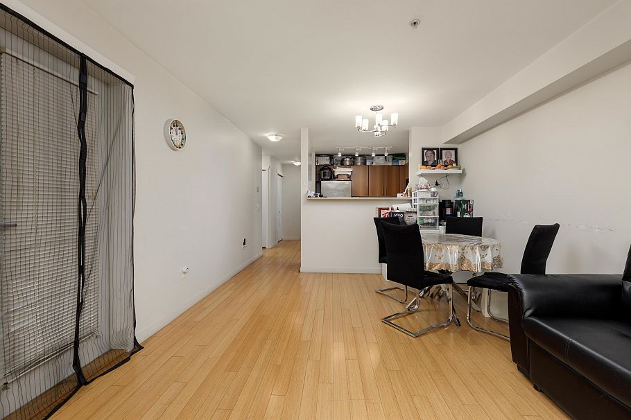 214 3575 Euclid Avenue Vancouver, BC - 5