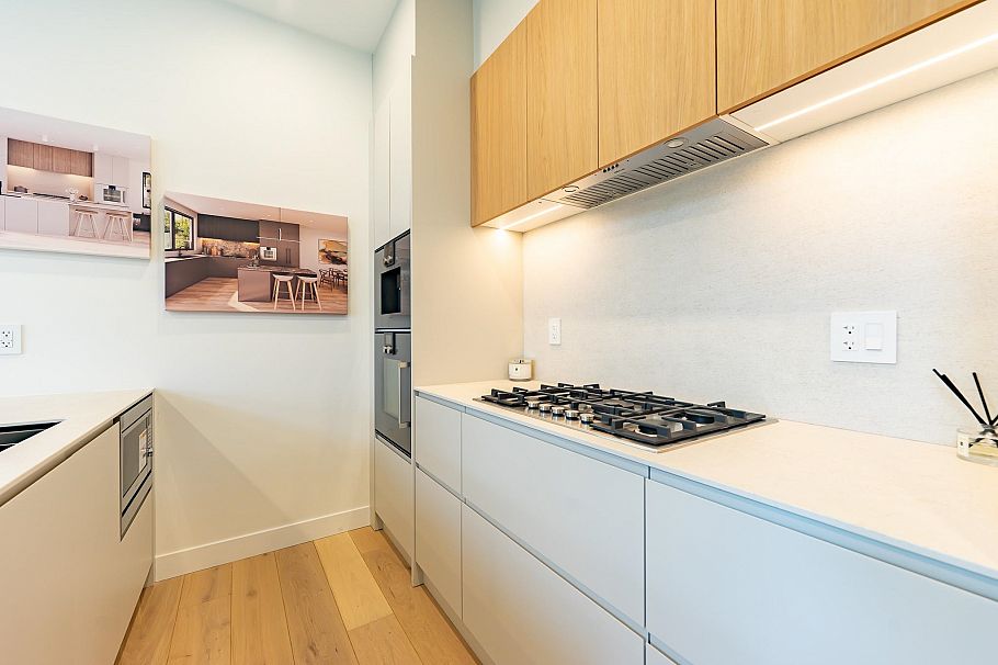 858 W 64th Avenue Vancouver, BC - 13