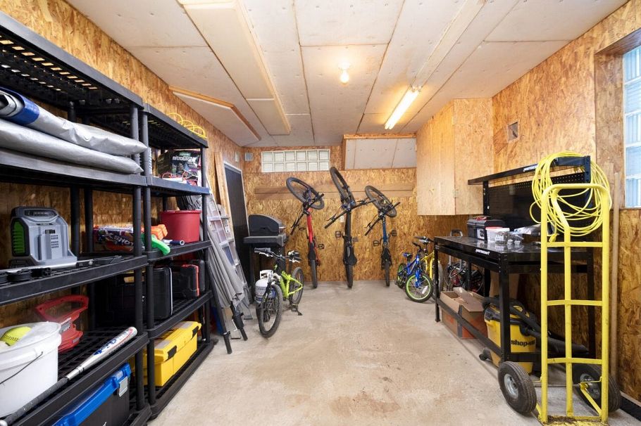 1716 Cascade Court North Vancouver, BC - 30