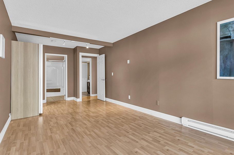 203 4323 Gallant Avenue North Vancouver, BC - 17