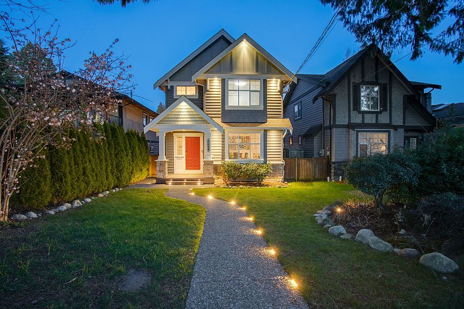 1458 William Avenue North Vancouver, BC - 1