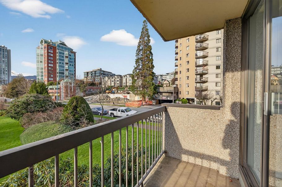 203 145 St. Georges Avenue North Vancouver, BC - 10