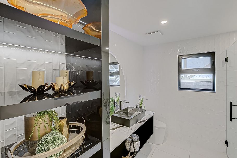 2836 Violet Street North Vancouver, BC - 27