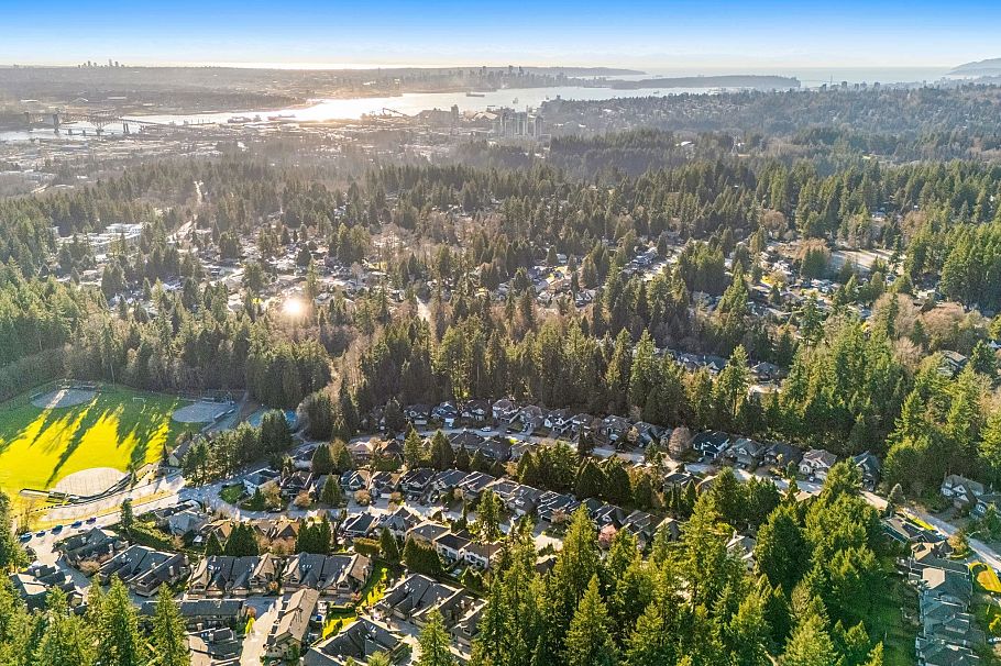 1725 Orkney Place North Vancouver, BC - 37