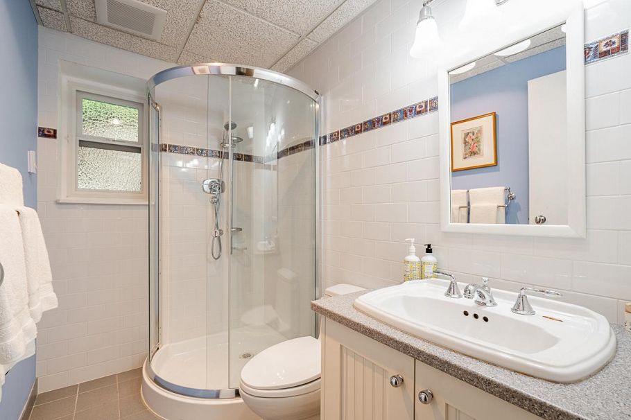 4651 Valley Road North Vancouver, BC - 35