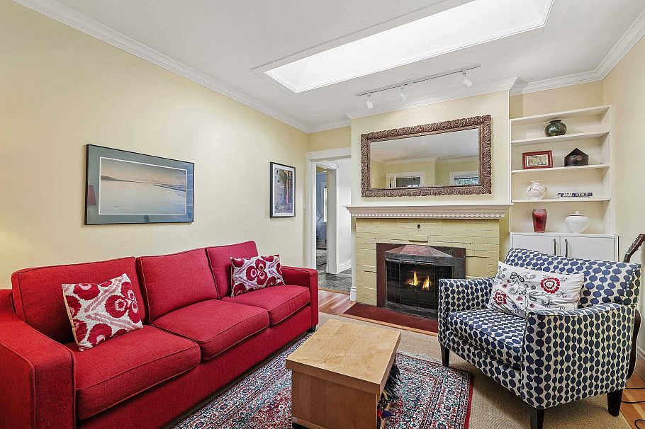 2274 E 7th Avenue Vancouver, BC - 4