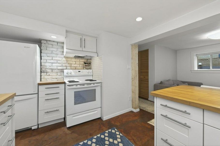 2274 E 7th Avenue Vancouver, BC - 21