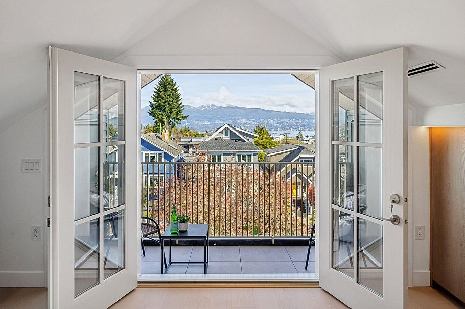 1 3642 West 20th Avenue Vancouver, BC - 22