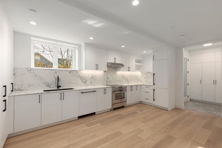 853 E 19th Avenue Vancouver, BC - 7