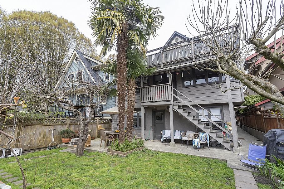 2582 W 6th Avenue Vancouver, BC - 5