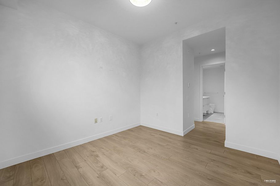 109 6677 Cambie Street Vancouver, BC - 11