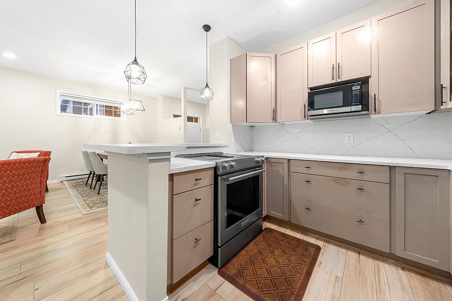 1263 W 16th Street North Vancouver, BC - 15