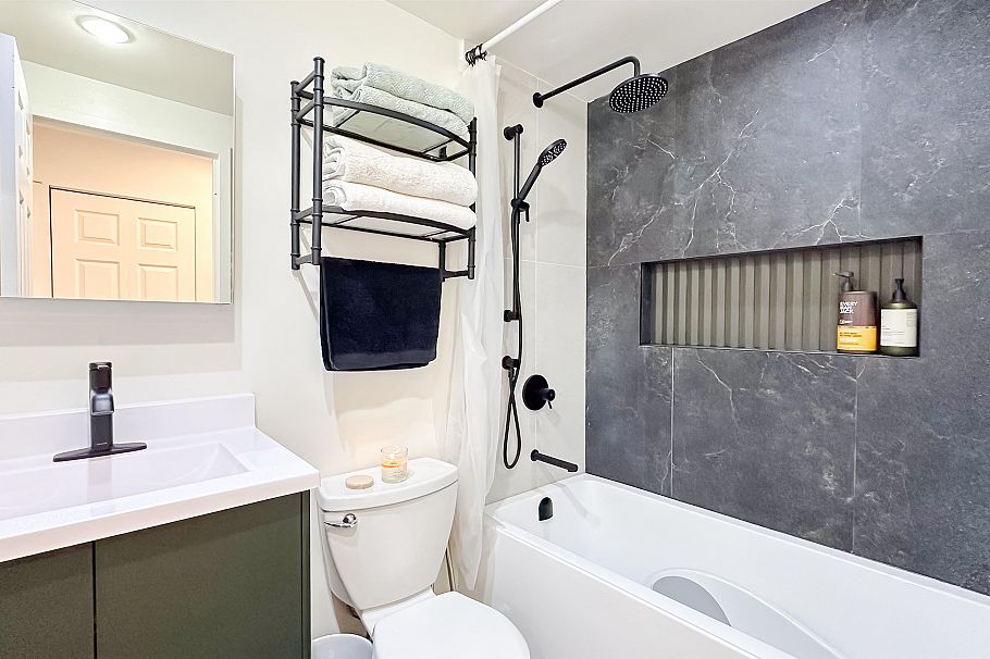 202 2080 Maple Street Vancouver, BC - 9