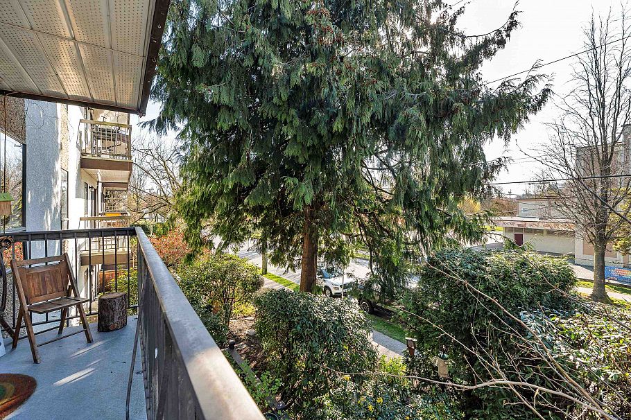 204 1515 E 5th Avenue Vancouver, BC - 5