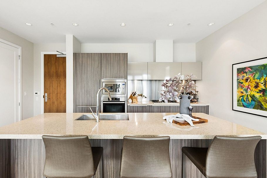 603 181 Athletes Way Vancouver, BC - 9