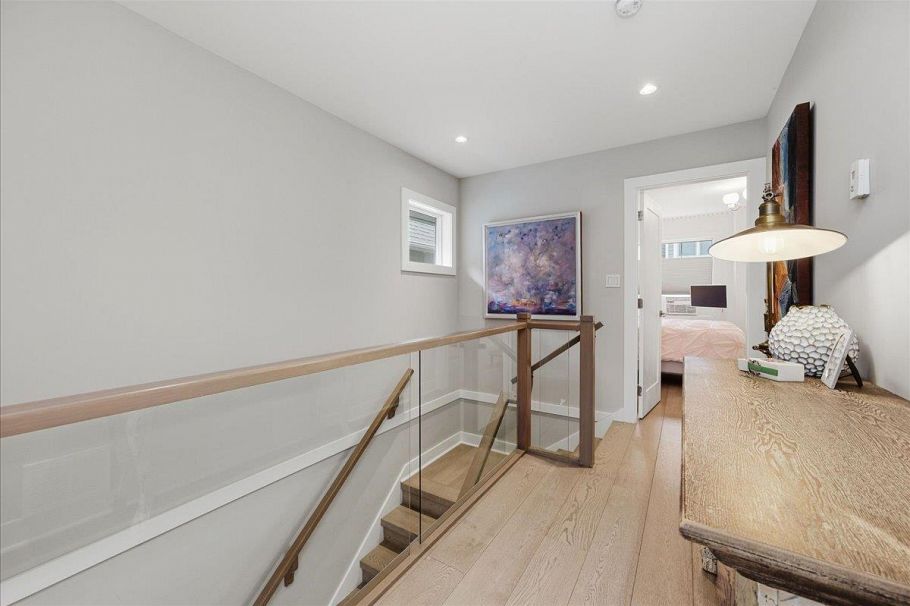 210 W 5th Street North Vancouver, BC - 20