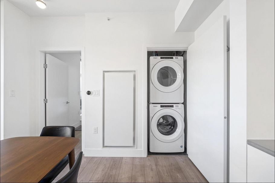 409 3581 E Kent Avenue North Vancouver, BC - 6