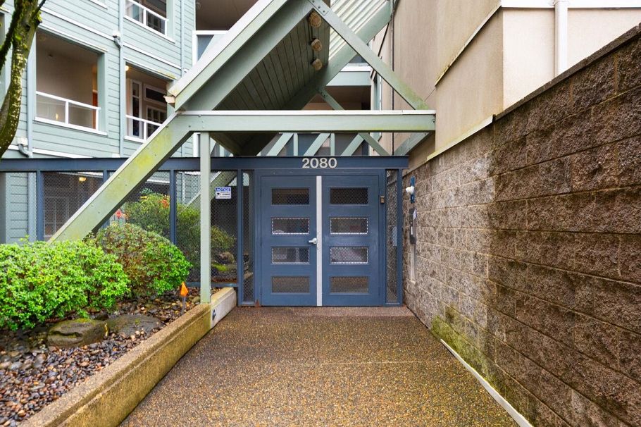 402 2080 E Kent Avenue South Vancouver, BC - 2