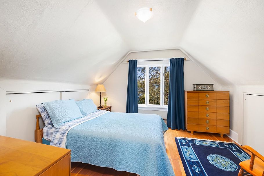 4491 Harriet Street Vancouver, BC - 2