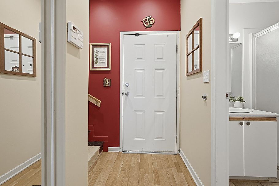 123 3440 W Broadway Vancouver, BC - 2