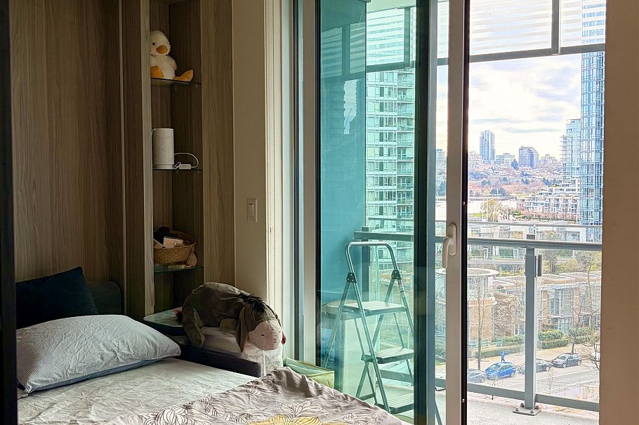 886 87 Nelson Street Vancouver, BC - 13