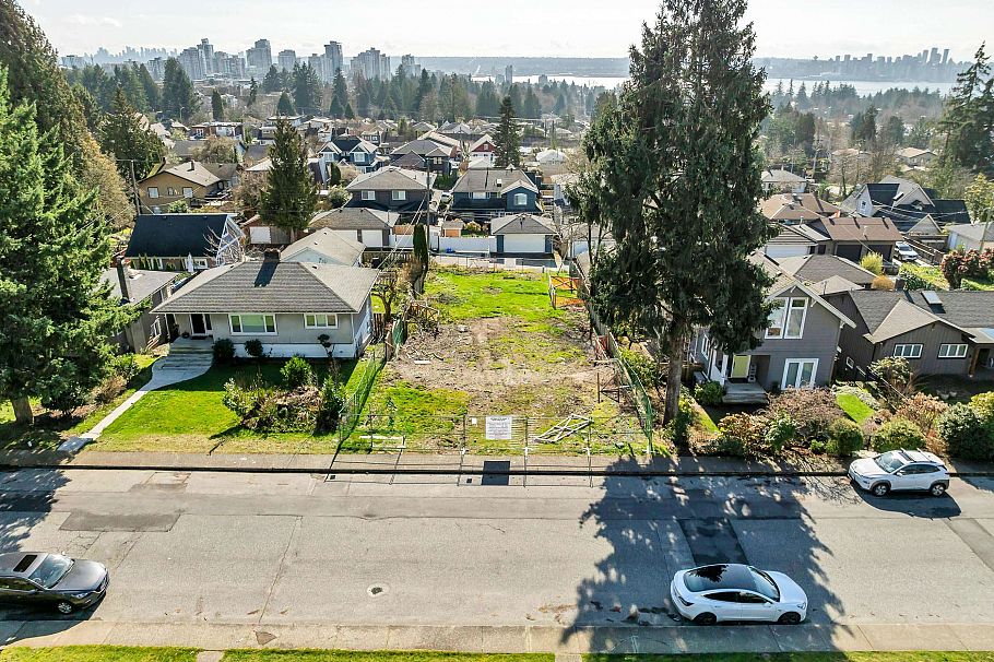 241 W 27th Street North Vancouver, BC - 6