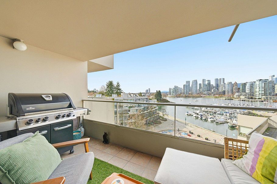 533 666 Leg In Boot Square Vancouver, BC - 8